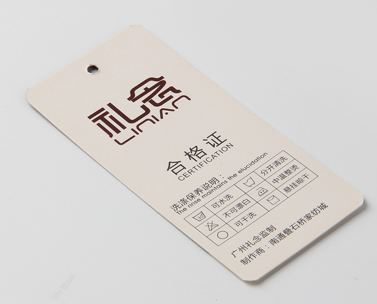 t恤吊牌廠的老師傅急急忙忙買來新的油墨，就是為了透明度